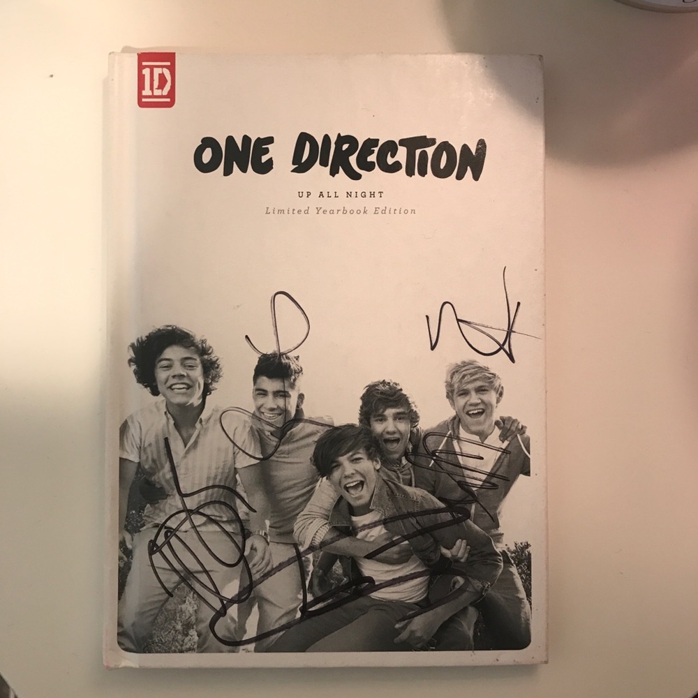 COPY - One Direction UAN Limited Yearbook Edition